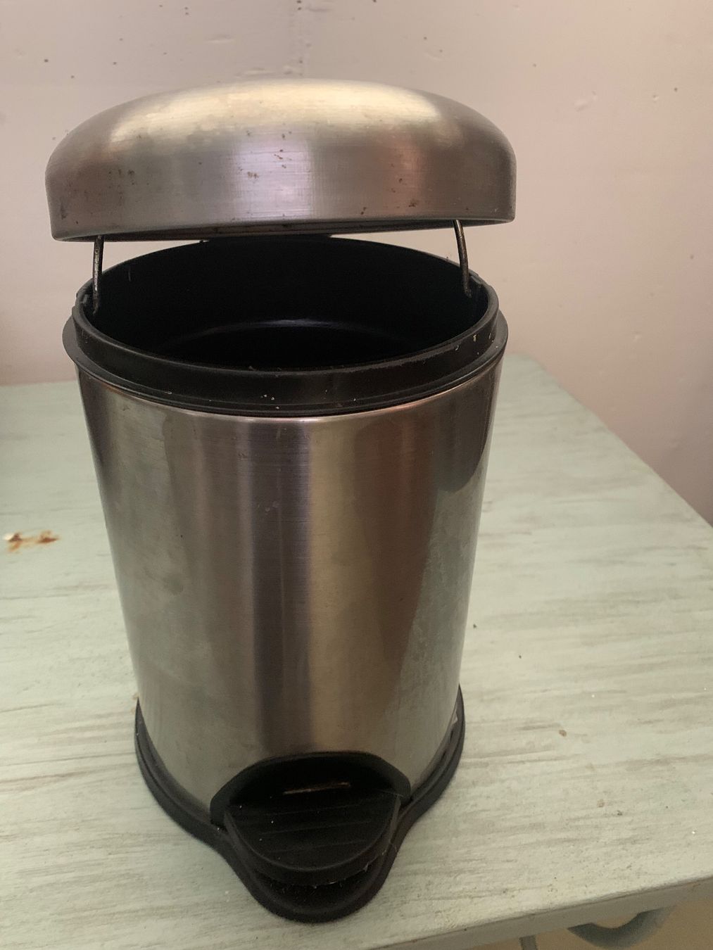 Cestini per rifiuti: Metall Abfall Eimer mit Tretpedal – Usato da Brugg AG venduto da Simone92 1