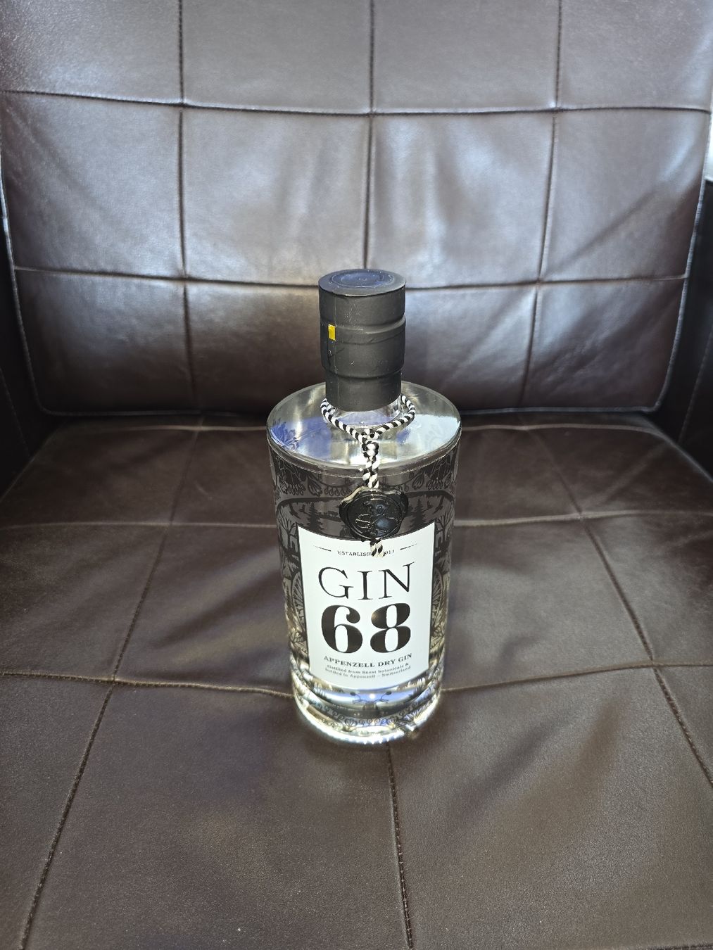 Bevande alcoliche: Gin68 by Gin27 - seltene Sonderedition. 0.7 L. Sammlerstück – Nuovo e nell'imballaggio originale da Bronschhofen venduto da dvnb 3