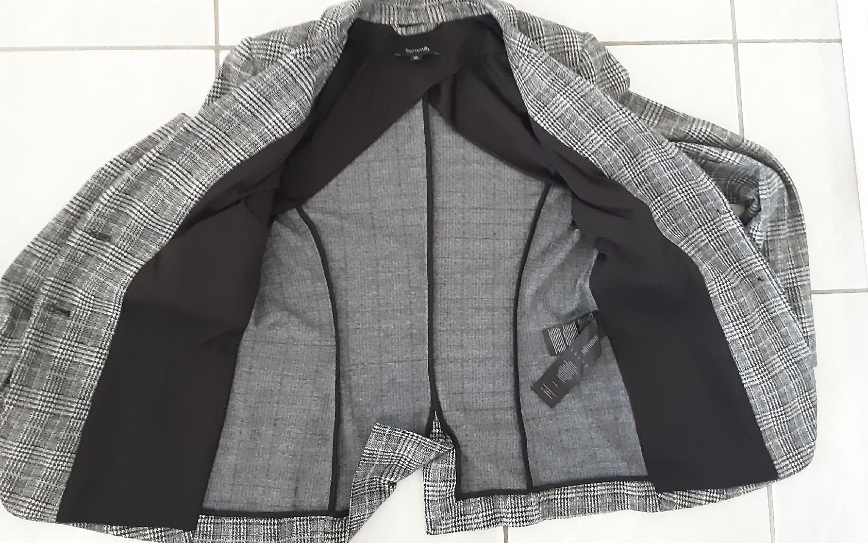 Comma Jacken: Blazer Comma, 38, excellent état, 80% polyester, 20%viscose – Gebraucht aus Neuchâtel von Virgule50 3