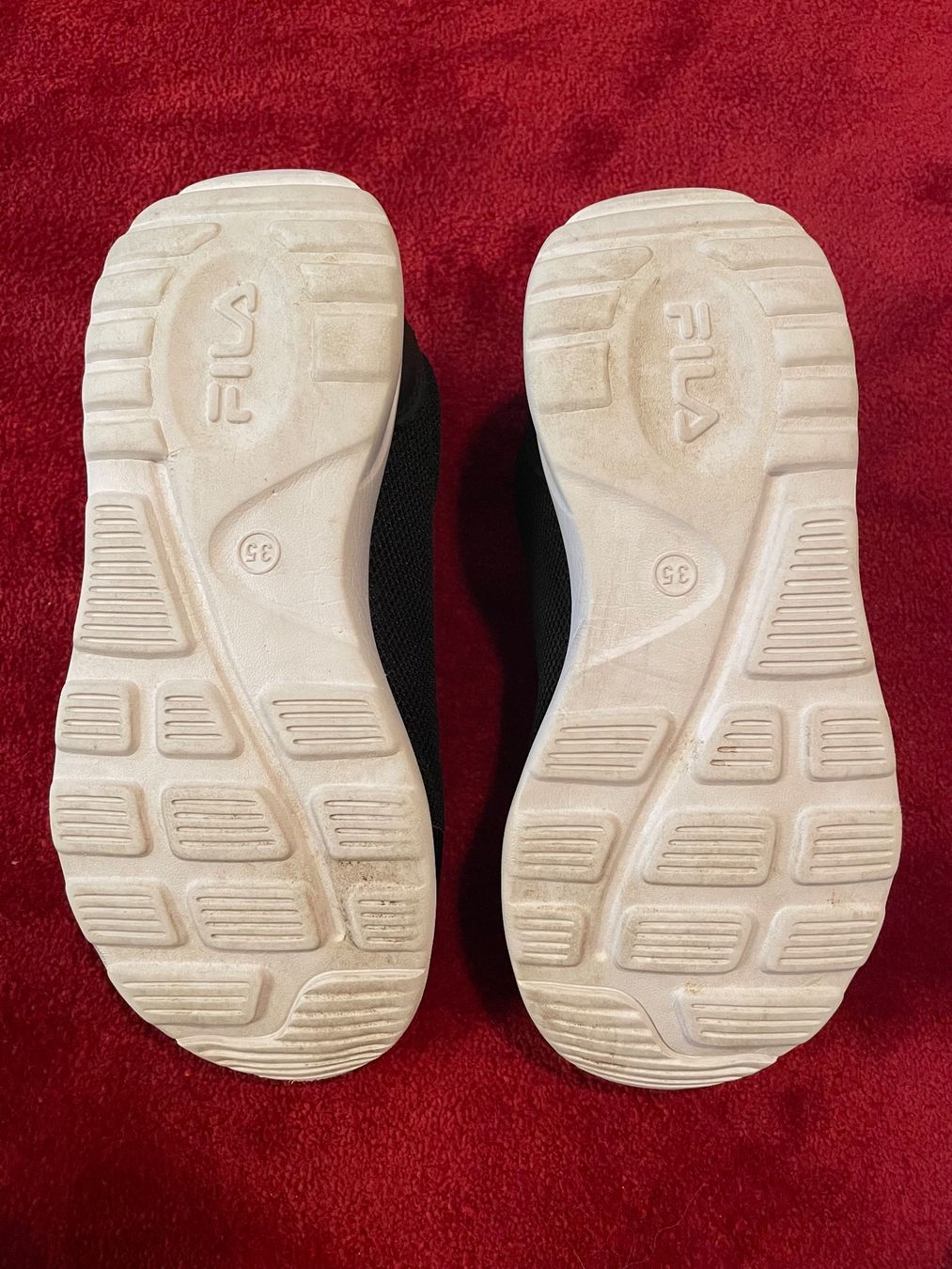 Fila Herrenschuhe: Schwarze Fila Sneaker, Gr 35 – Gebraucht aus Zürich von Capetown14 2