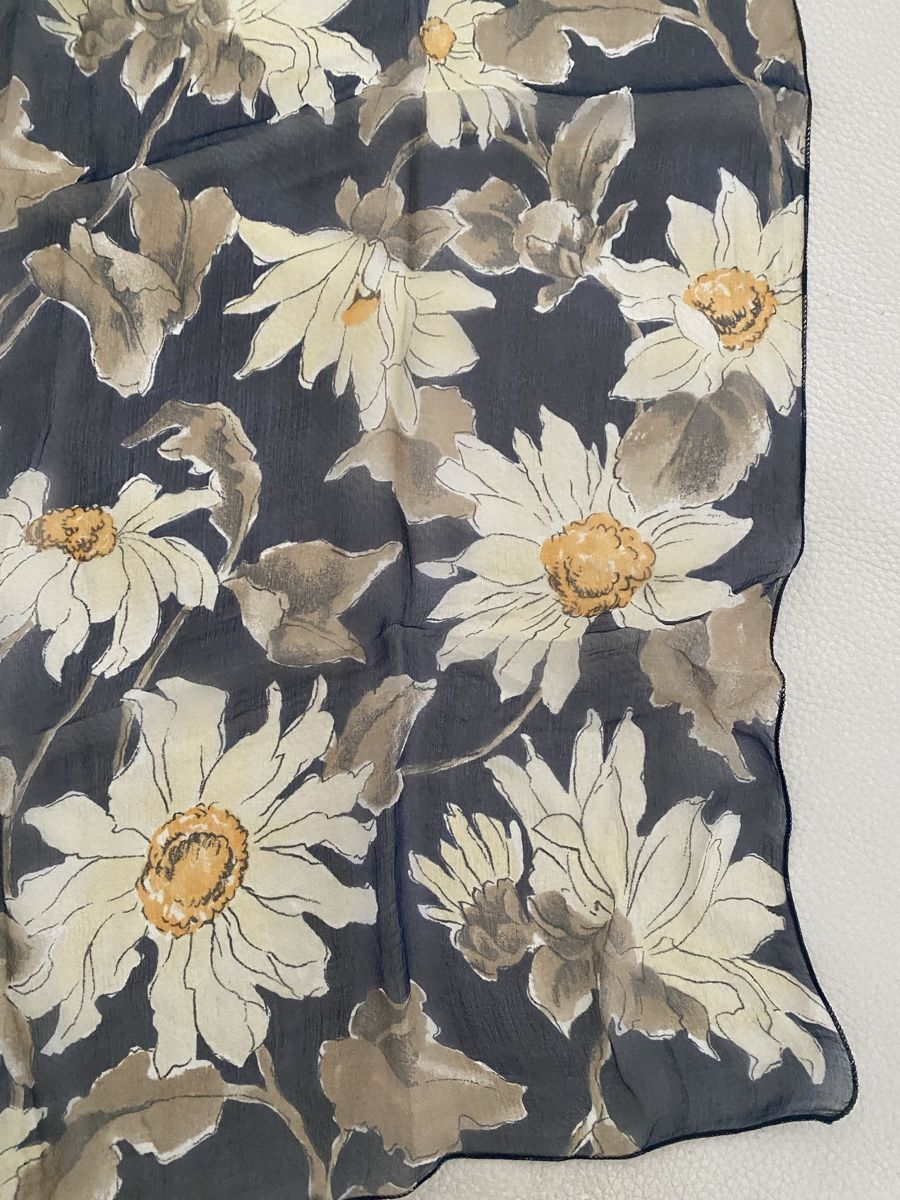 Foulard & Sciarpe: Seiden Schal 🌸 – Usato da Opfikon venduto da Luis144 4