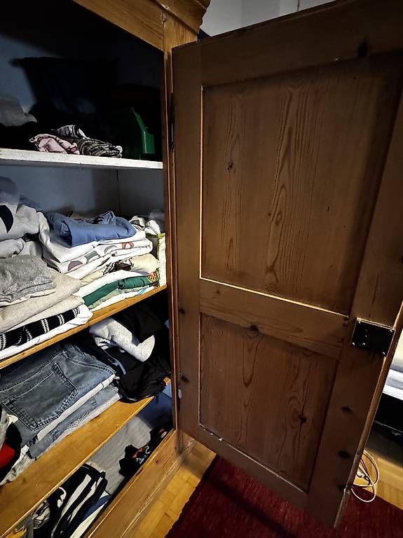 Armadi: Eintüriger alter Bauernschrank – Difettoso da Zuerich venduto da Am81 1