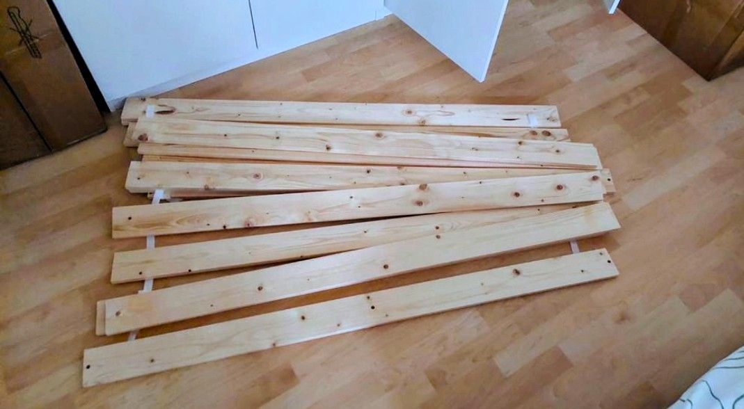 Reti a doghe: Holz rolllattenrost 140x200cm – Usato da Luzern venduto da bertmillan
