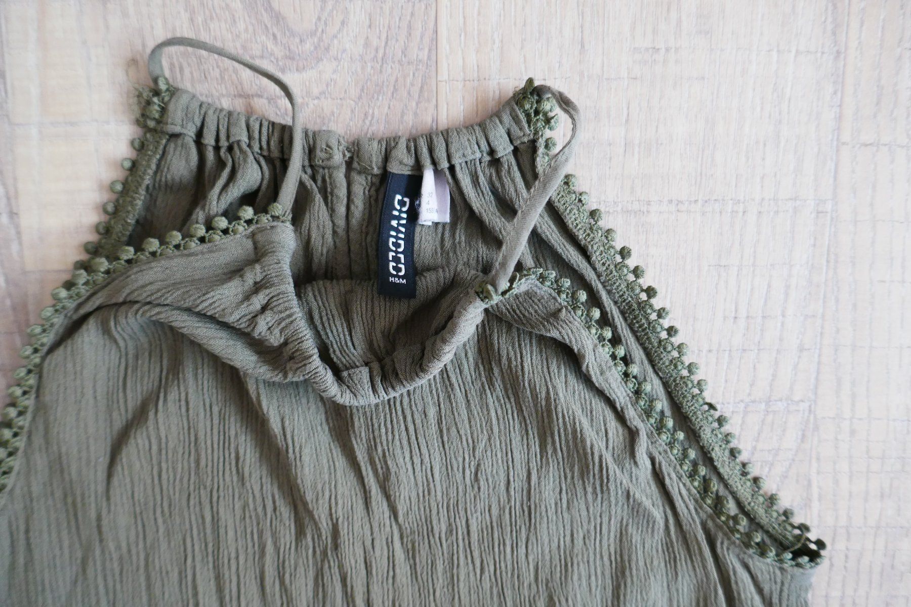 Blusen, T-Shirts & Tops: Top olivgrün von H&M, Gr. 32 – Gebraucht aus Port von uzuku 1
