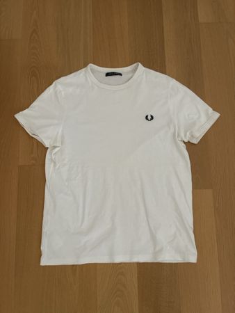 Fred Perry T-Shirt Weiss Grösse M guter Zustand