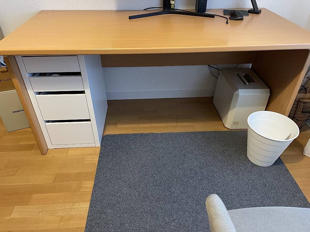Schreibtische: Bürotisch – Gebraucht aus Brunnen von Mirieb