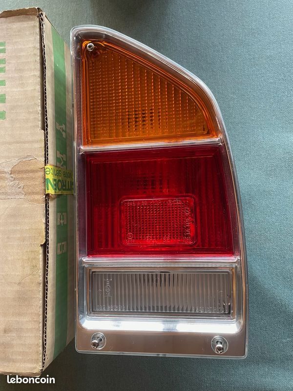 Citroën Tutti pezzi di ricambio auto: Citroën GS Heckleuchte rechts NEU – Nuovo e nell'imballaggio originale da Gletterens venduto da XBHS7412