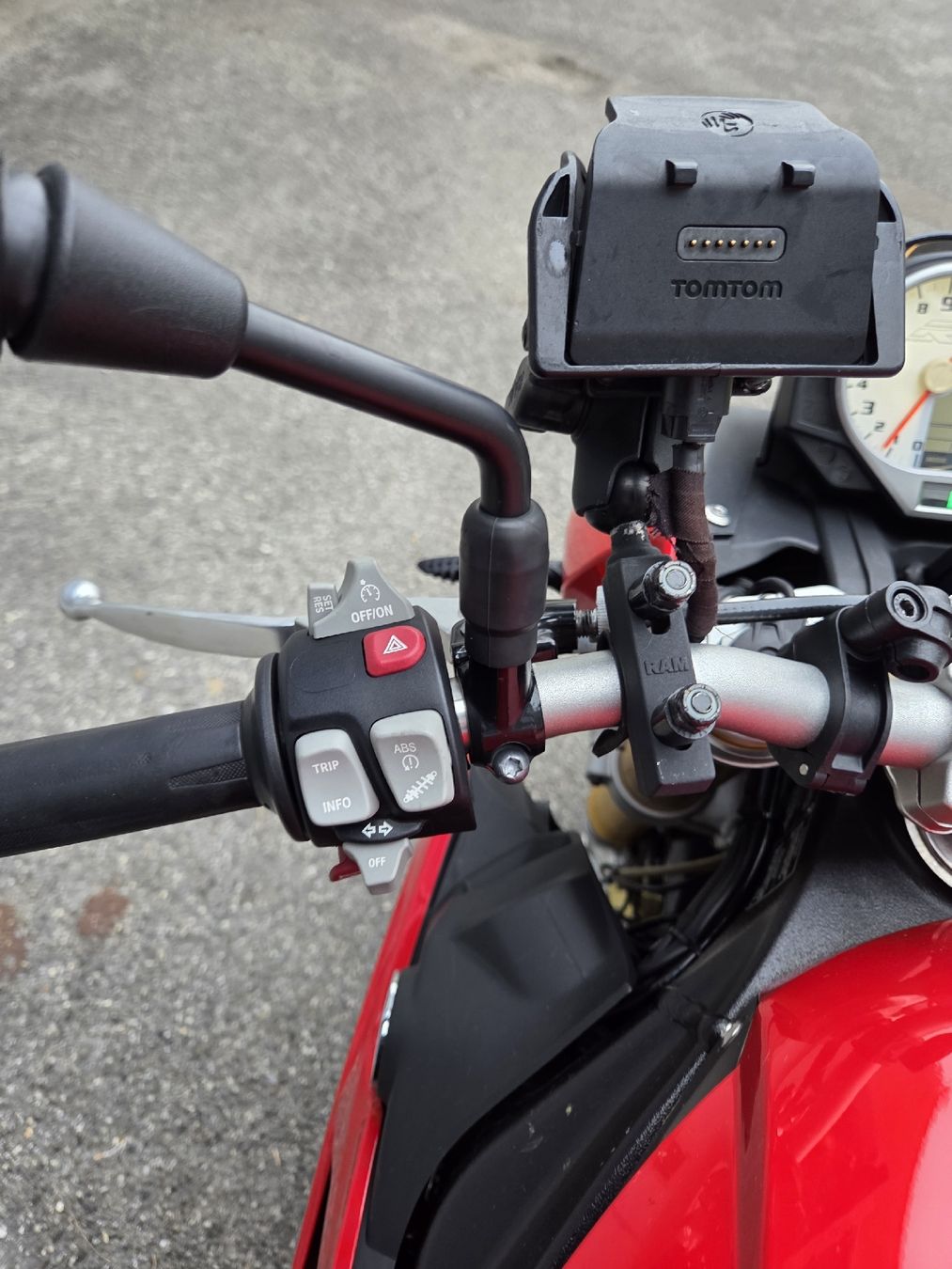 BMW Strada: Bmw S1000r  – Usato da Yverdon-les-Bains venduto da Furaxbike 5