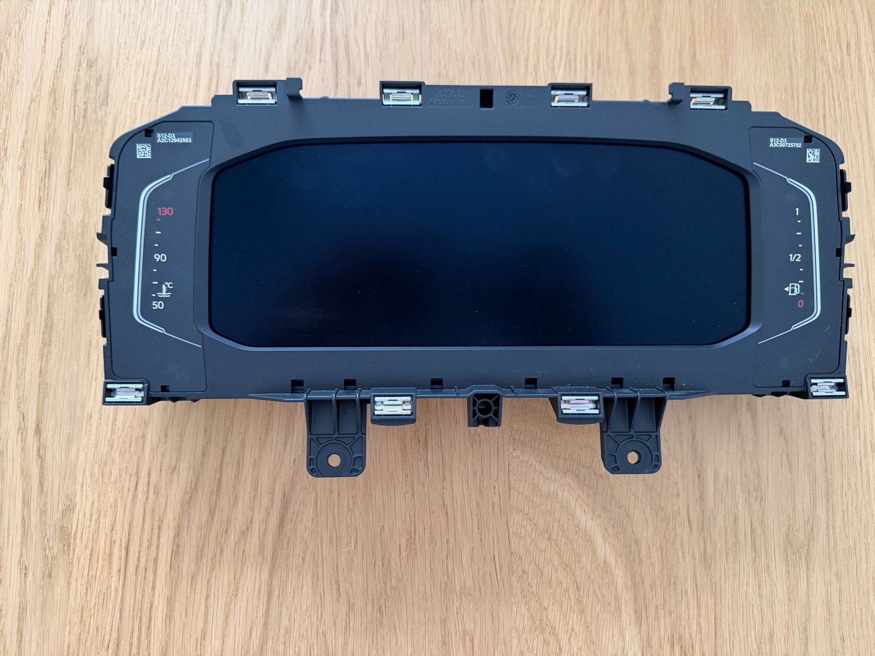 VW Toutes les pièces auto: Tacho Digitalbildschirm VW T6.1 – D'occasion à St. Gallen par mat_qd8n
