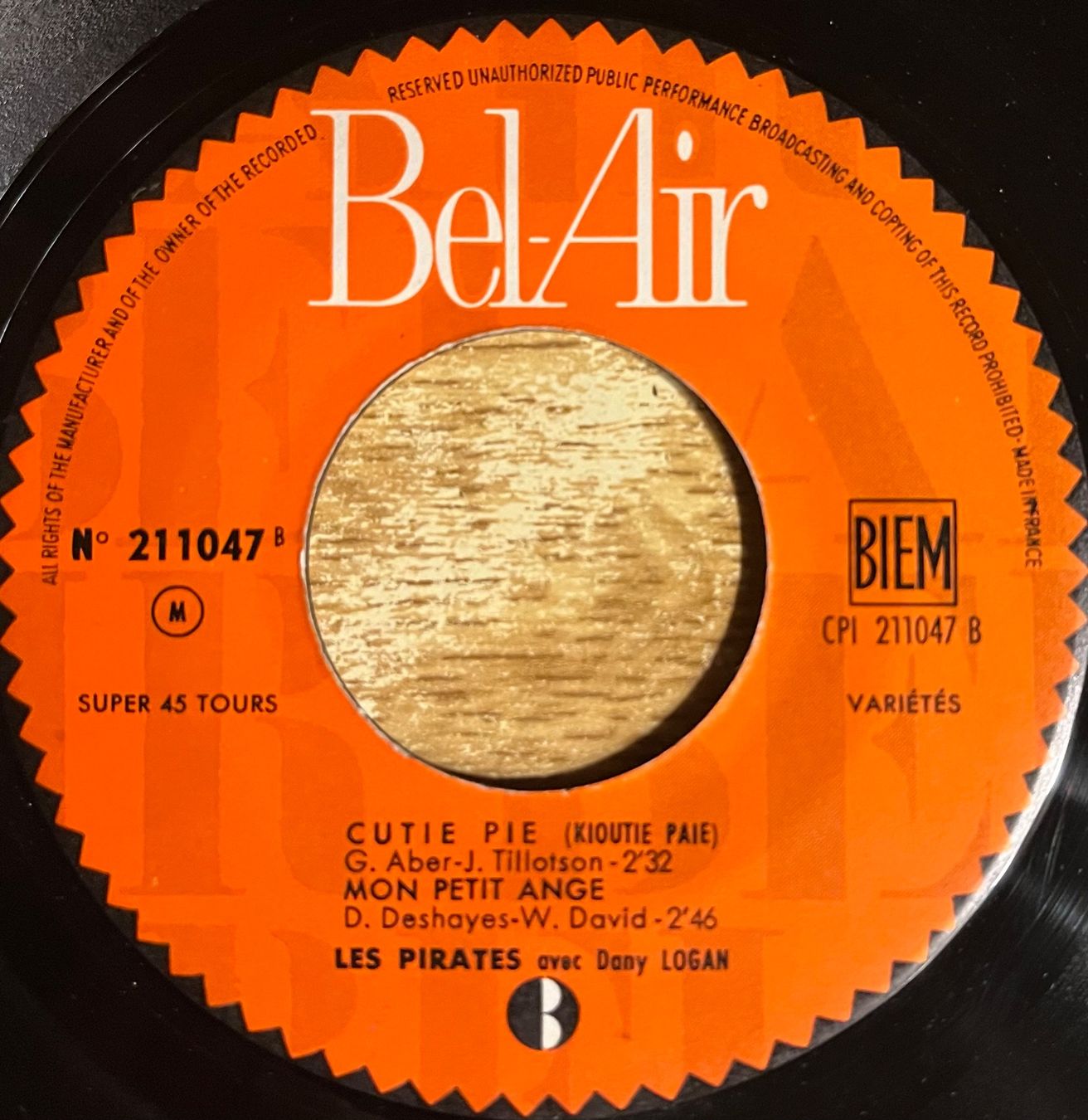 Dischi in vinile: LES PIRATES AVEC DANY LOGAN - CUTIE PIE – Usato da Bussigny venduto da vinyl-pas-cher 3