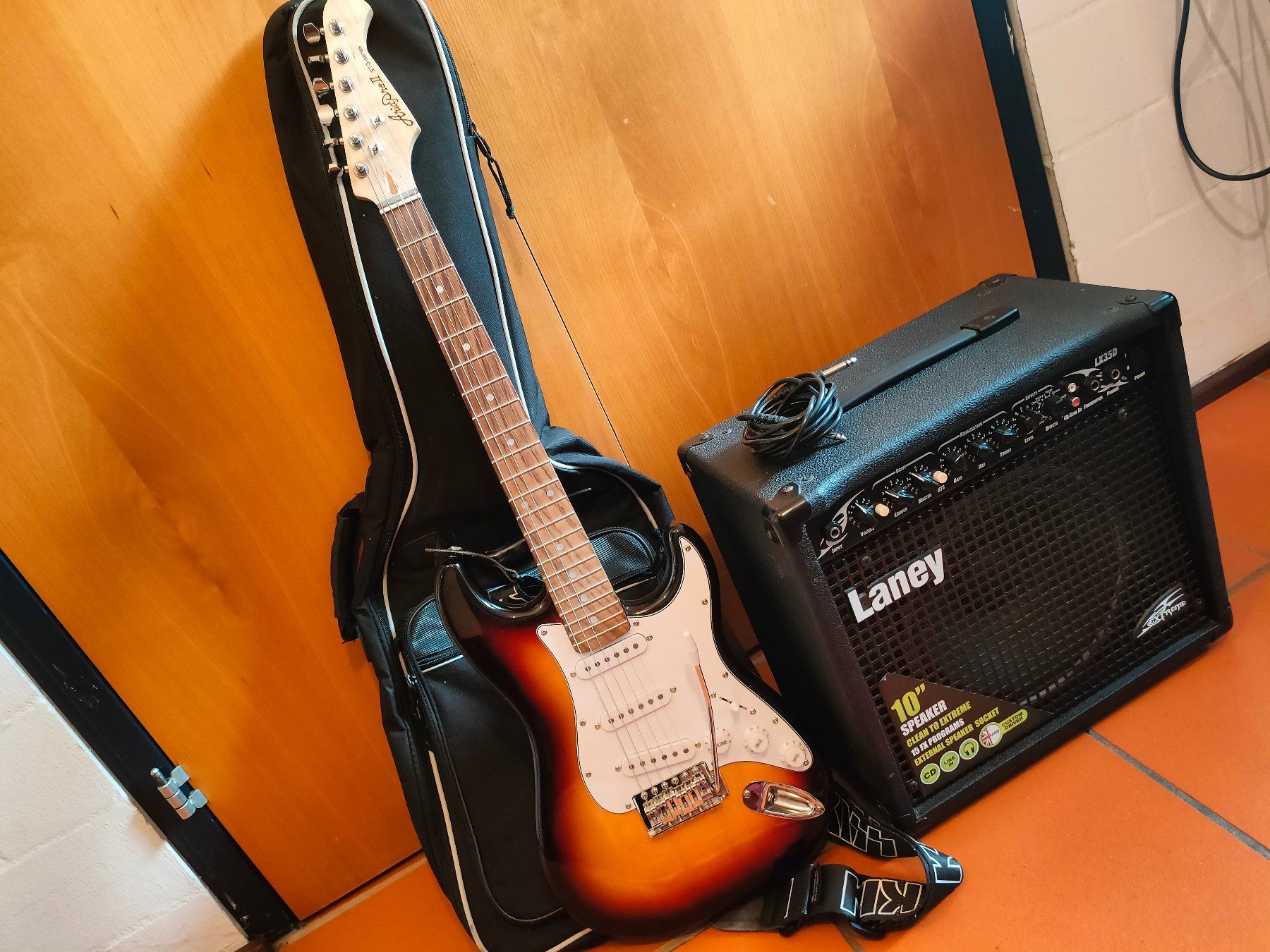 Aria Strumenti musicali: E-Gitarre Set für Kinder – Usato da Zürich venduto da Carpenters-of-Old 1