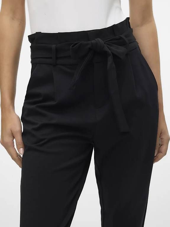 Pantaloni: Feine grüne Stoffhose Grösse 38 – Usato da Zürich venduto da bit_kjw5