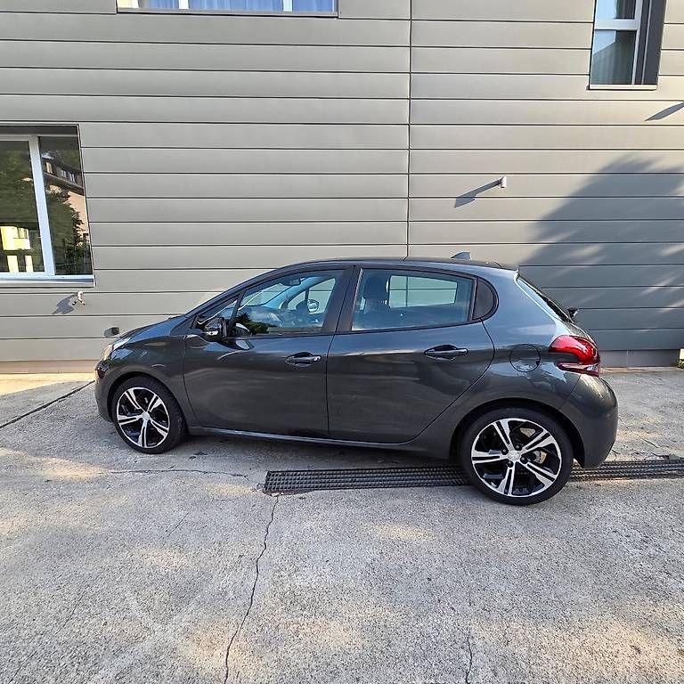 Automobili: Peugeot 208 1.2i STT – Usato da Gossau SG venduto da mat_vn65 2
