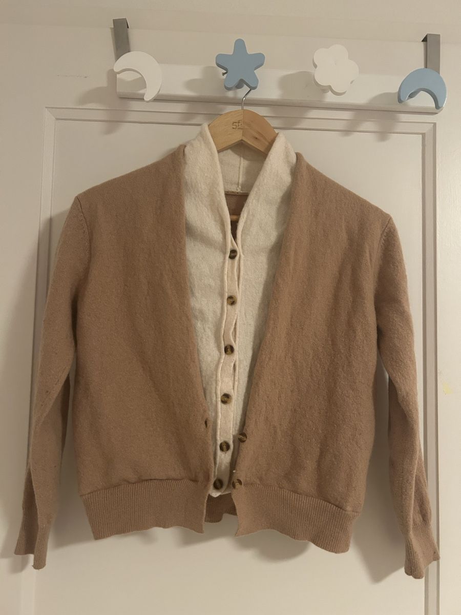 Pullover & Sweatshirts: 100% Kaschmir Cardigan – weich & stilvoll (verkleinert) – Gebraucht aus Zürich von mai_sxv7