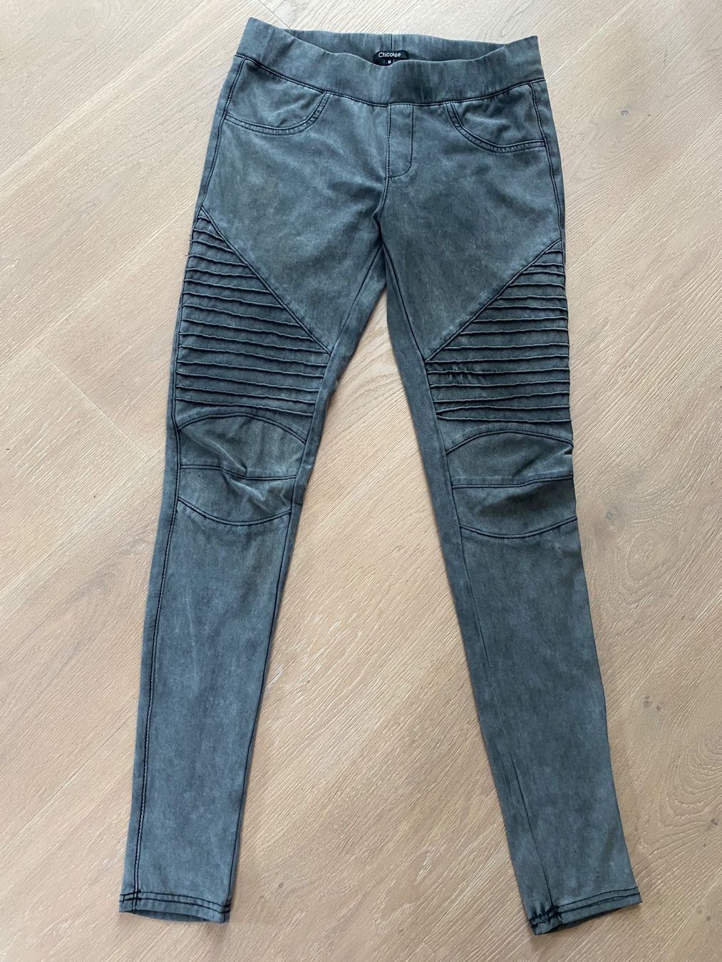 Hosen: Neuwertige dunkelgraue Freizeithose dehnbar Grösse M – Gebraucht aus Winkel von Flyhy2020