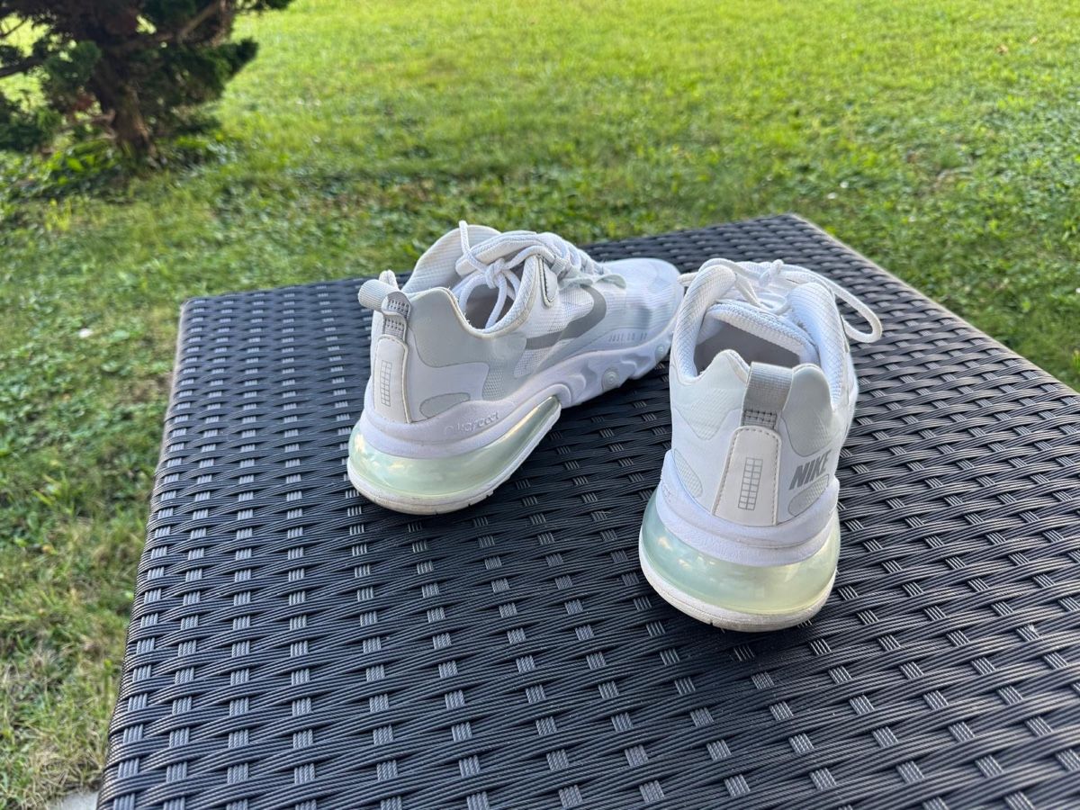 Nike Chaussures hommes: Nike Air Max 270 React, taille 42.5 – D'occasion à La Chaux-de-Fonds par kel_9khc 2