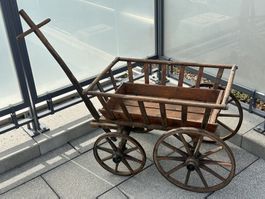 Antiker Leiterwagen mit Geschichte