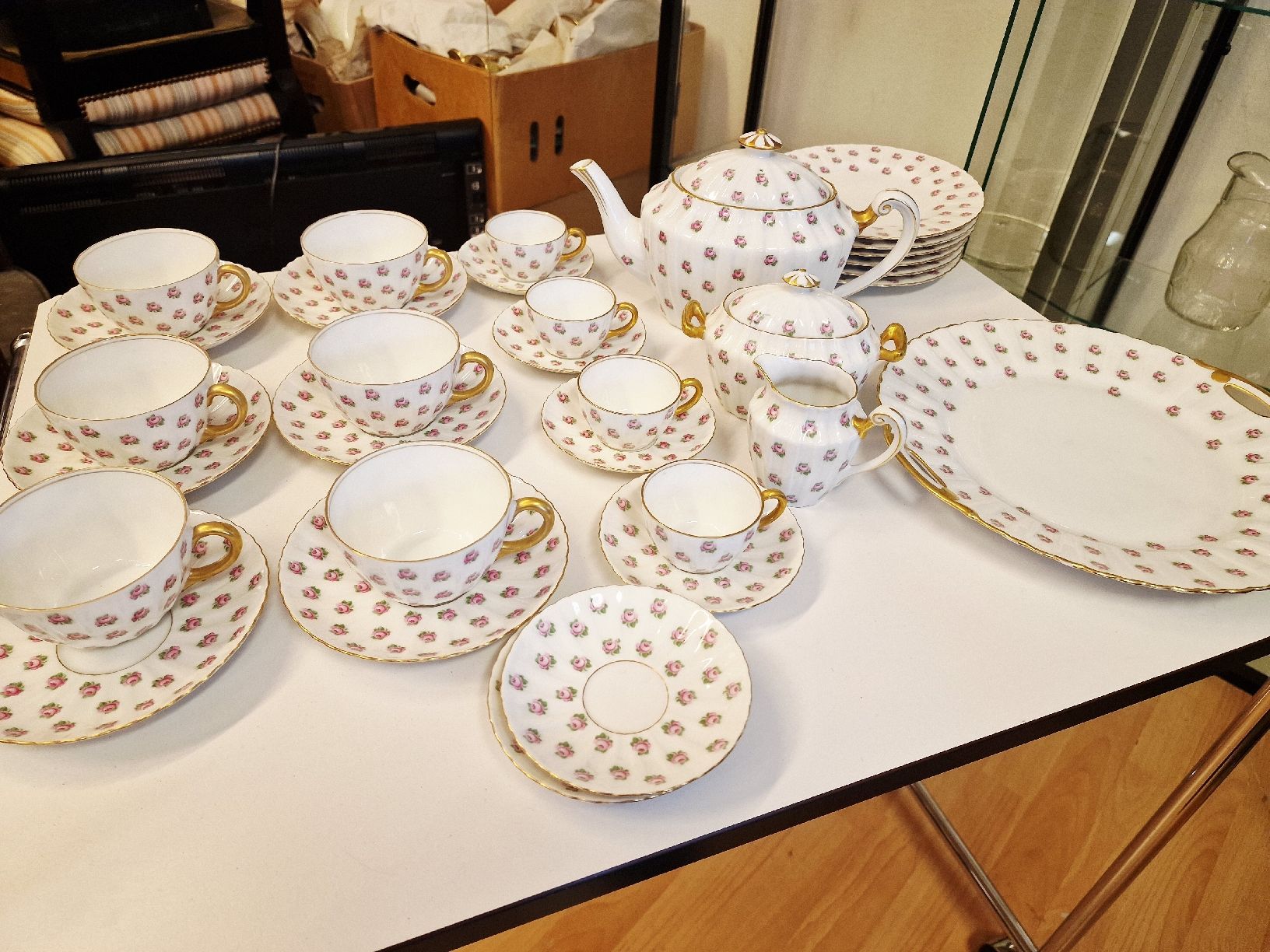 Set di piatti: Kaffeeservice Tillowitz  20 teilig Rosendekor Goldrand – Usato da BERN venduto da Intarsia