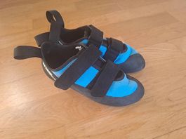 Neuwertiger Kletterschuh / Boulderschuh, Rock Empire, Gr. 35