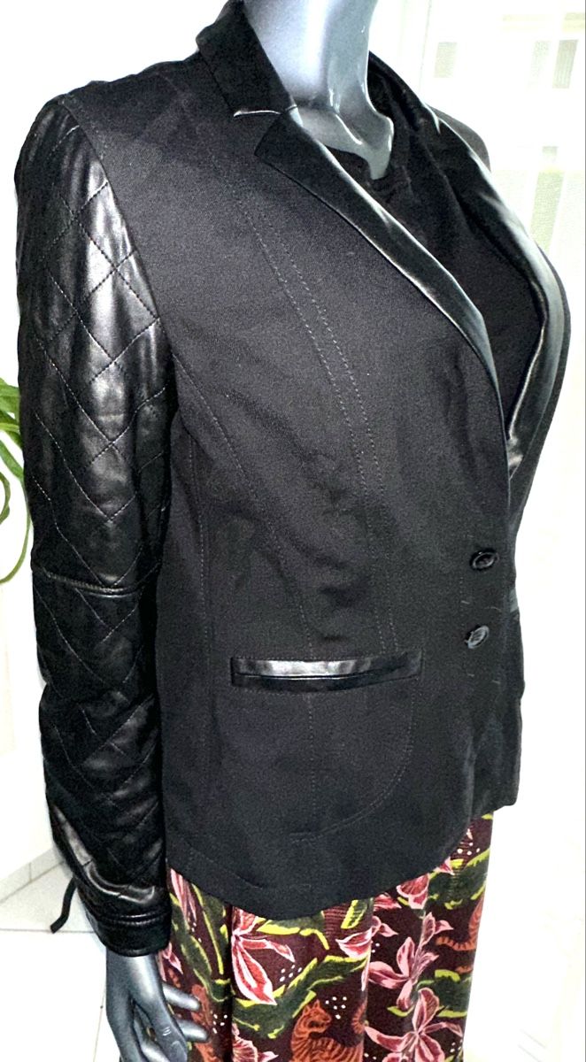 Marc Cain Giacche: MARC CAIN BLAZER GR. L (4) Wolle – Nuovo (secondo la descrizione) da Unteraegeri venduto da MH203 1