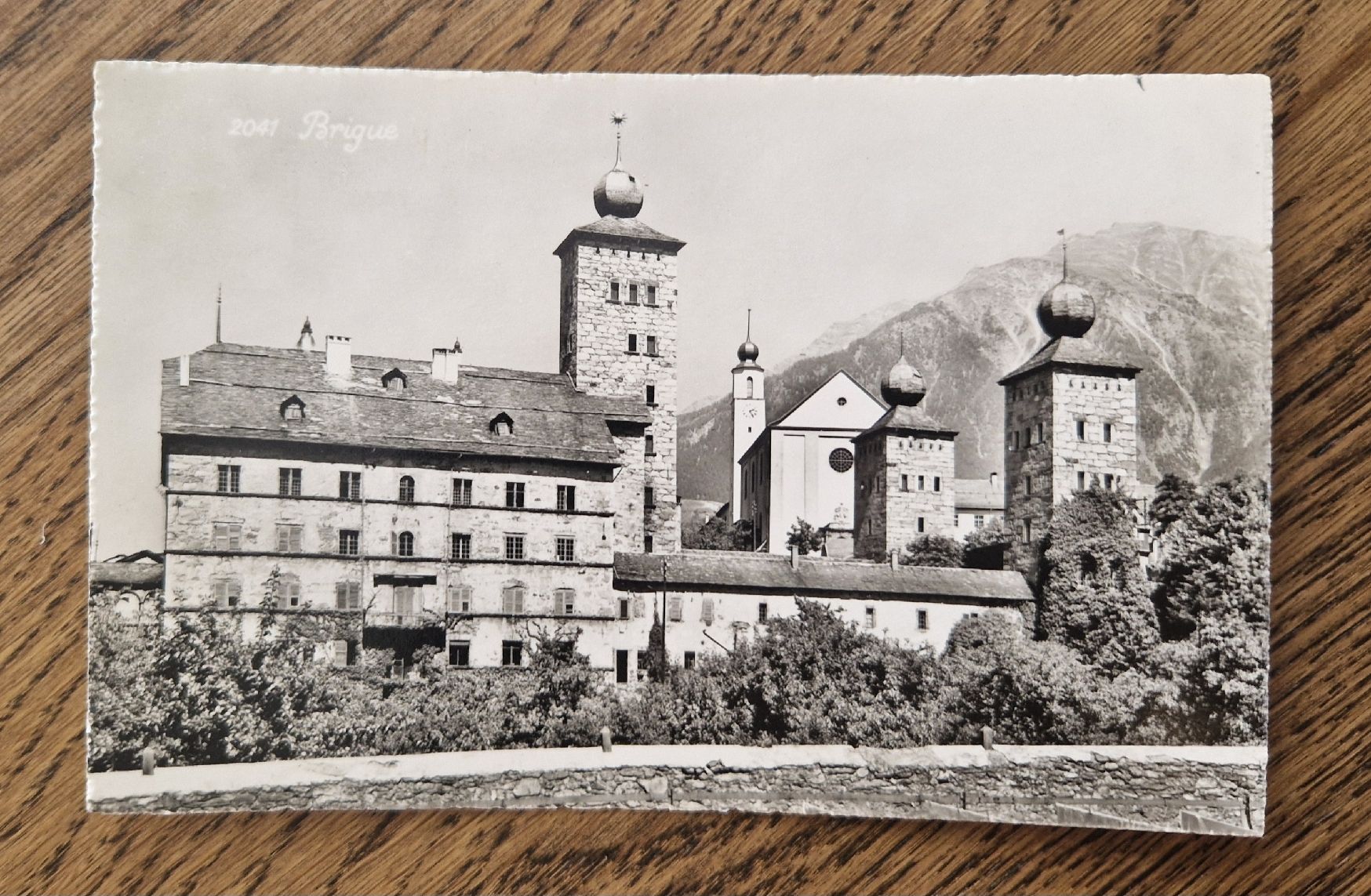 Cartoline postali: Stockalperpalast Brig 1949 – Usato da Ebikon venduto da Donar50