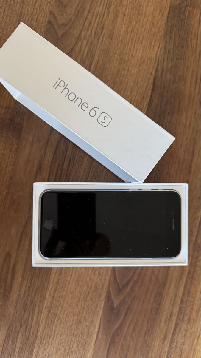 Apple Telefoni cellulari / Smartphones: Smartphone Apple iPhone 6s silber mit Originalverpackung – Usato da Kreuzlingen venduto da Pet_7prv 2