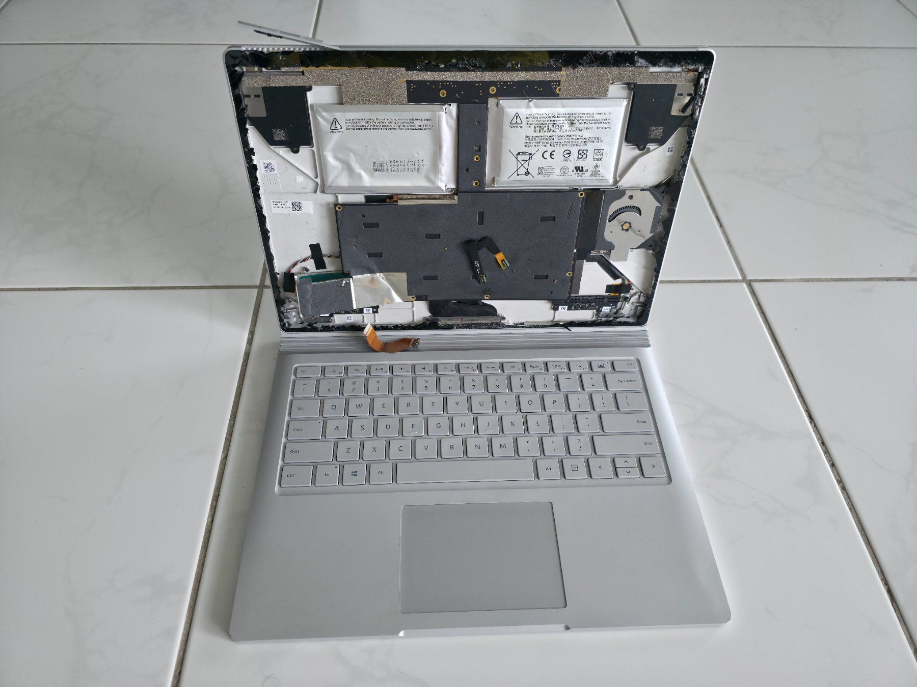 Microsoft Notebook: Defektes Surface Book 1 – Usato da Luzern venduto da i-ahhdisney