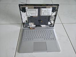 Defektes Surface Book 1