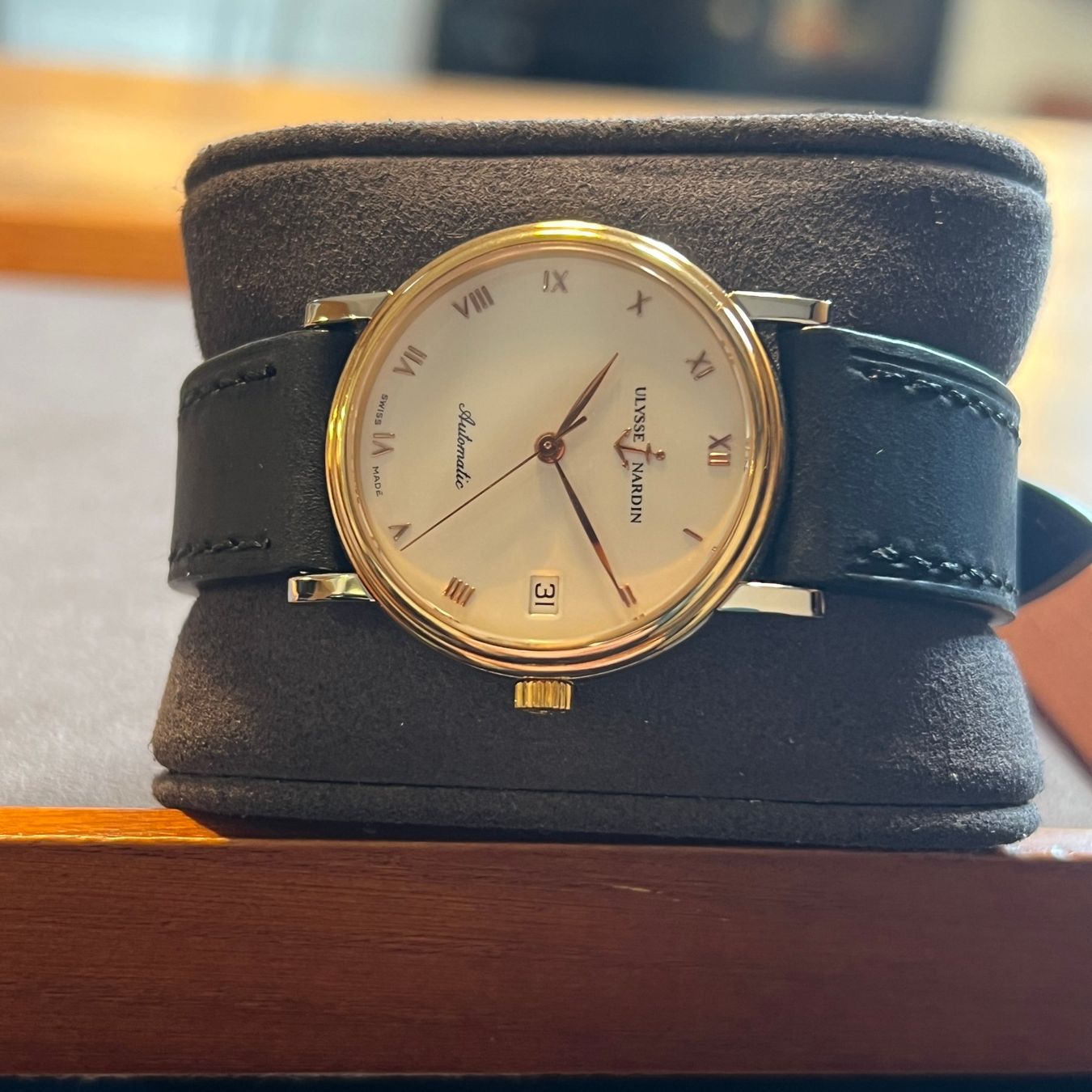 Ulysse Nardin Orologi: Ulysse Nardin Automatic Date Gold Bezel 135-22 – Usato da Carouge GE venduto da Watchaser 5