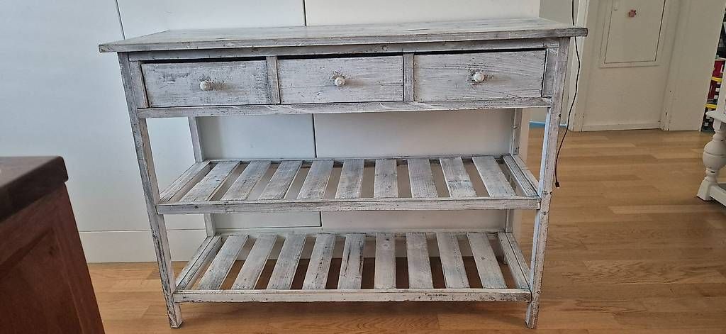 Cassettiere: Shabby-Chic Möbel mit 3 Schubladen & Ablageflächen, Grau – Usato da Kriens venduto da Moana89