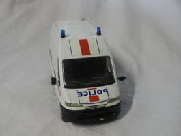M.V.I.  PEUGEOT BOXER  POLICE  1:43  RESIN MIT DEFIZITEN