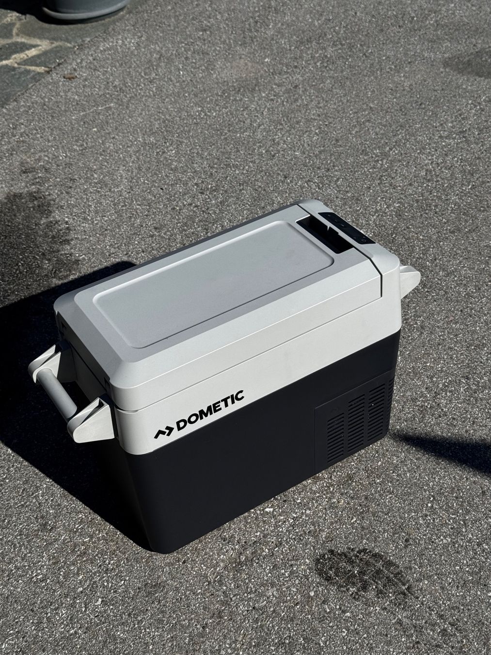 Dometic Frigoriferi & Refrigeratori: Glacière électrique portable Dometic - Idéale camping! – Usato da Savièse venduto da hyshiro 2