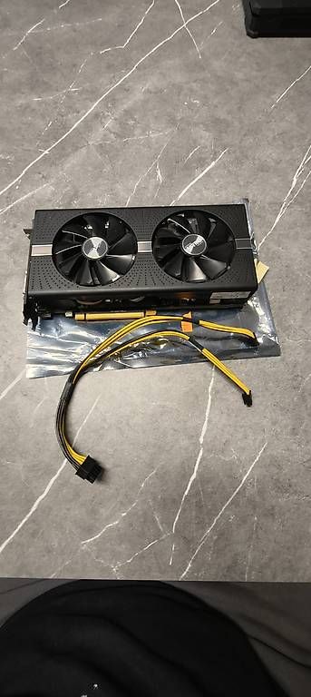 Cartes graphiques: AMD RX 580 8GB – D'occasion à Zweidlen par jasko_