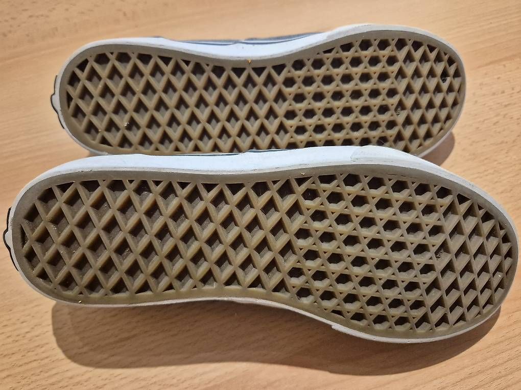 Scarpe per ragazzi: Vans Kinderschuh 36.5 – Usato da Sirnach venduto da ramtam2002 2