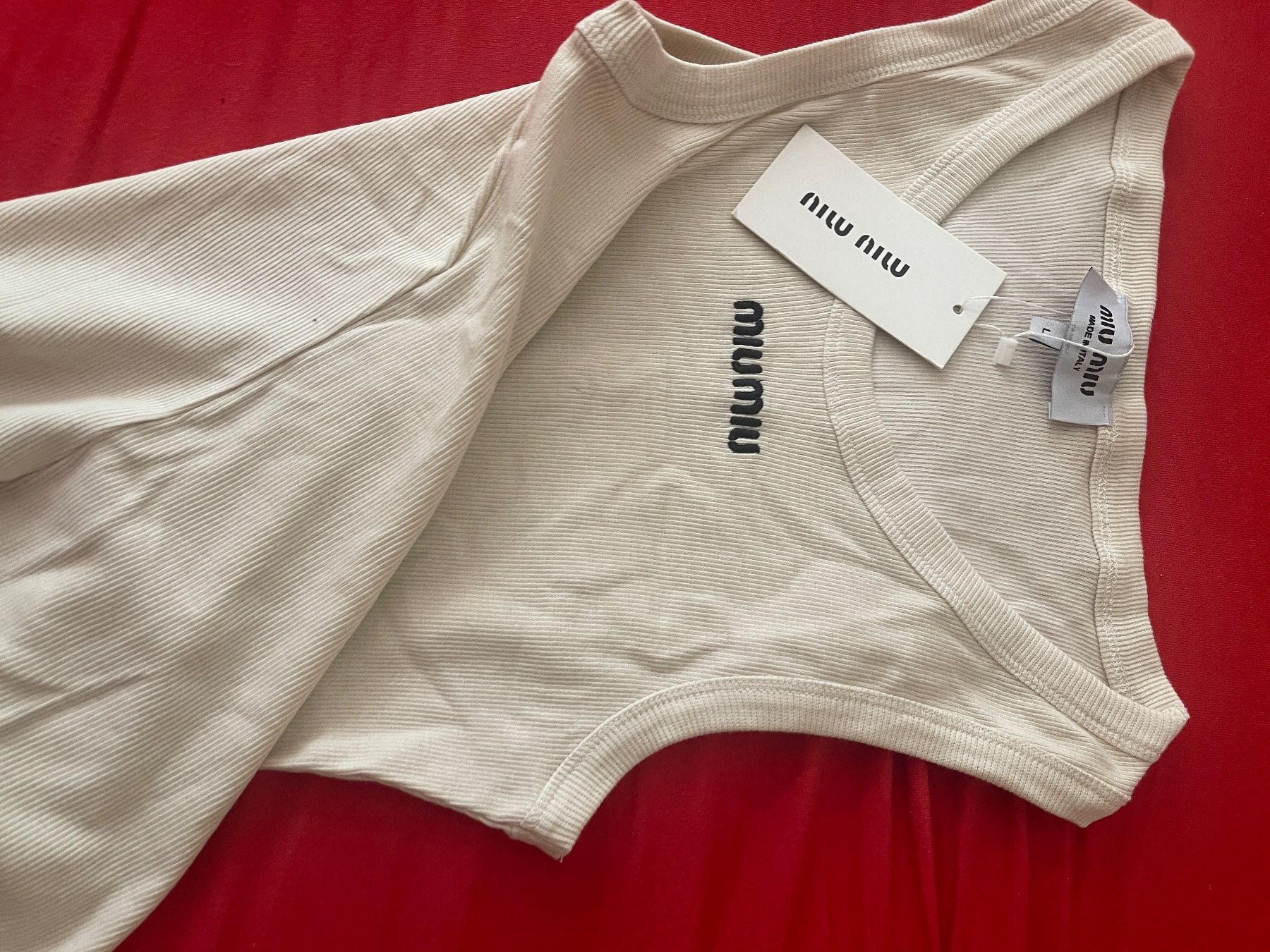 Miu Miu Top: Miu Miu Top,Cr.M – Nuovo (secondo la descrizione) da Bolligen venduto da Aquella71 6