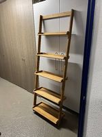 Wunderschönes Holzregal