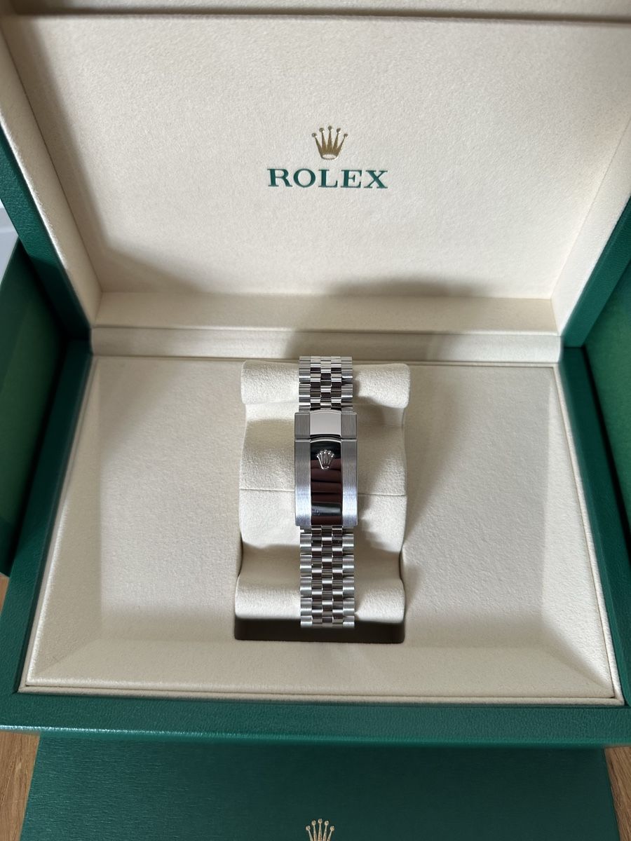 Rolex Orologi: Rolex Datejust 41mm - Mint Green – Nuovo e nell'imballaggio originale da Zürich venduto da and_z8mr 6