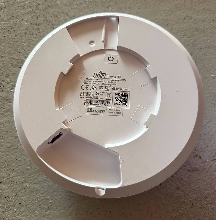 WiFi: UniFi AP AC Long Range - Wireless Access Point – Usato da St-George venduto da alaixee 1