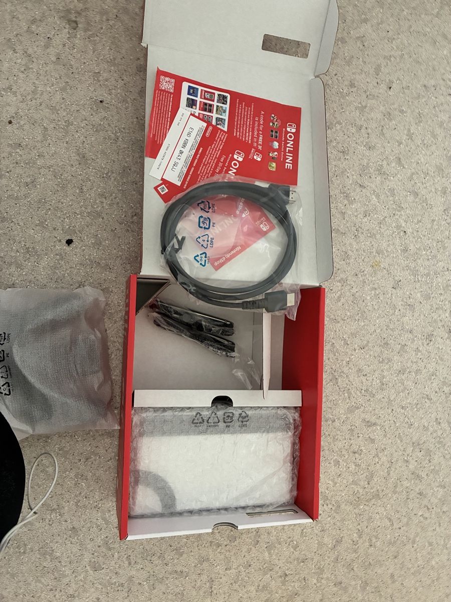 Nintendo Konsolen: Nintendo Switch – Neu (gemäss Beschreibung) aus Mels von joe_lin572 2