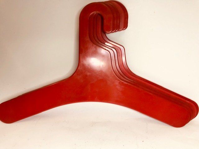 Kleiderbügel: roter Kleiderbügel rot 70er – Gebraucht aus Zürich von gigimai67 2