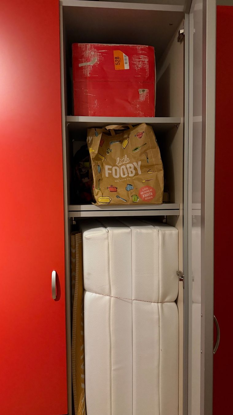 Pfister Schränke: 3-türiger Schrank – Gebraucht aus Bülach von lar.rech 2