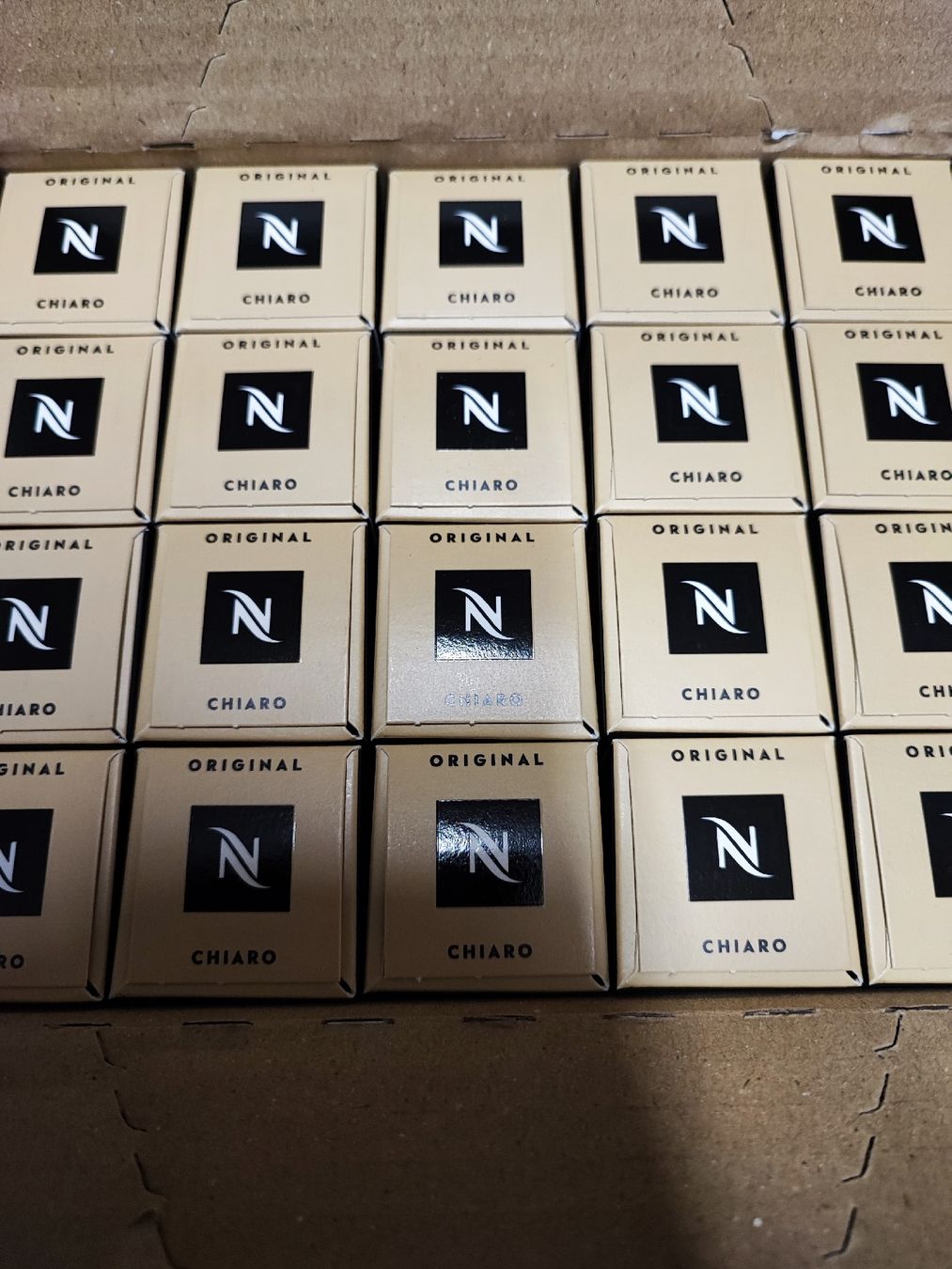 Nespresso Cibi & Specialità: Nespresso Kaffeekapseln 200stk Chiaro – Nuovo e nell'imballaggio originale da Benken SG venduto da Santoc1 1