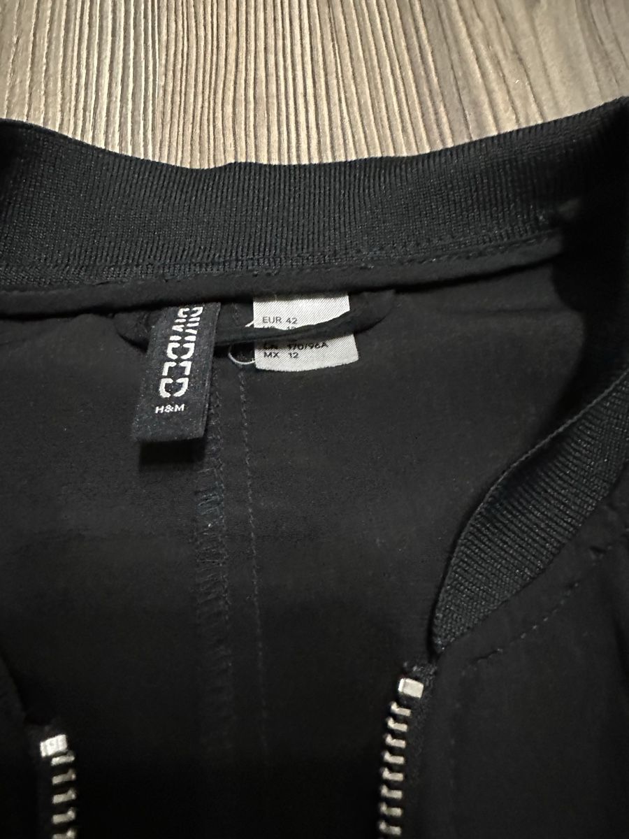 H&M Giacche: leichte Jacke H&M, Grösse 42 / M schwarz – Usato da Schaanwald venduto da ael248 1