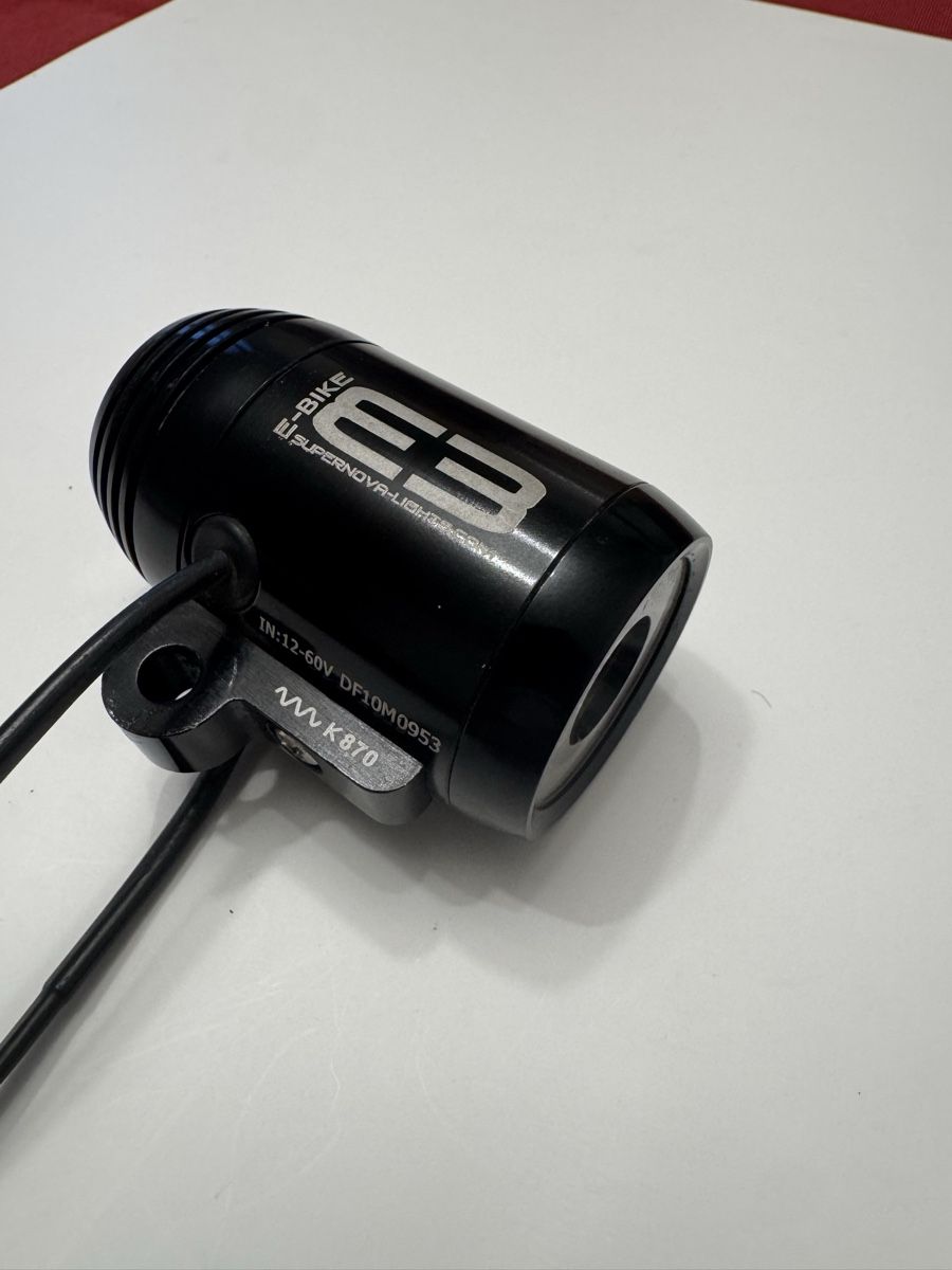 Supernova Pièces détachées: Supernova E3 Frontlampe Defekt – Défectueux à Arlesheim par bensway