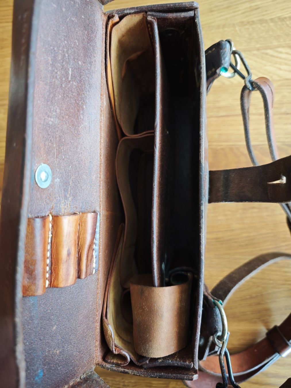 Armée suisse Sacs: Original Schweizer Militärtasche aus Leder, E.Brand 65 – D'occasion à Gunzgen par 0Aurin0 4