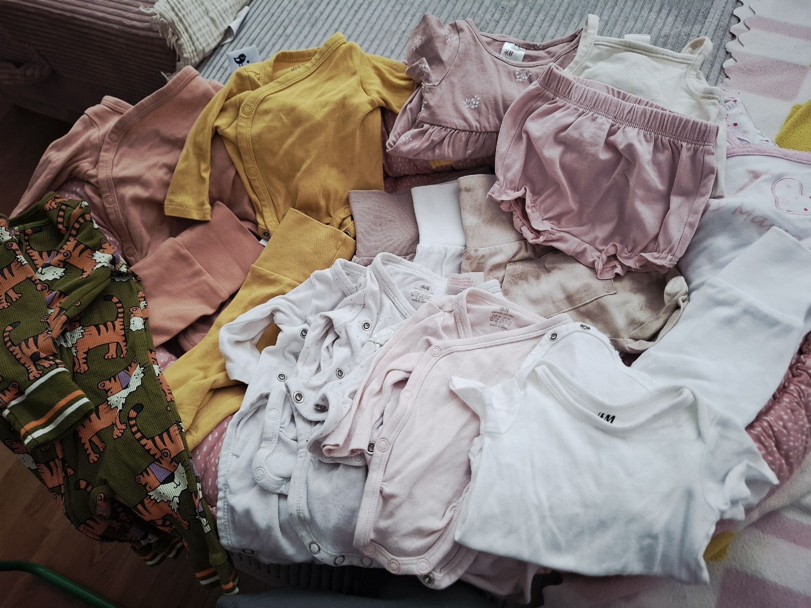 Lotti & Set di vestiti: Newborn Kleiderpaket Grösse 50 – Usato da Bern venduto da fabienneste