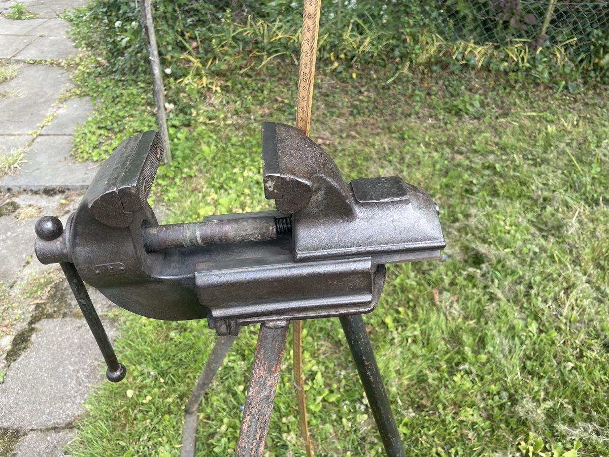 Gressel Tutti gli attrezzi: Gressel Schraubstock 100 mm,mit Gebrauchsspuren – Usato da Willisau venduto da Marcello63 3