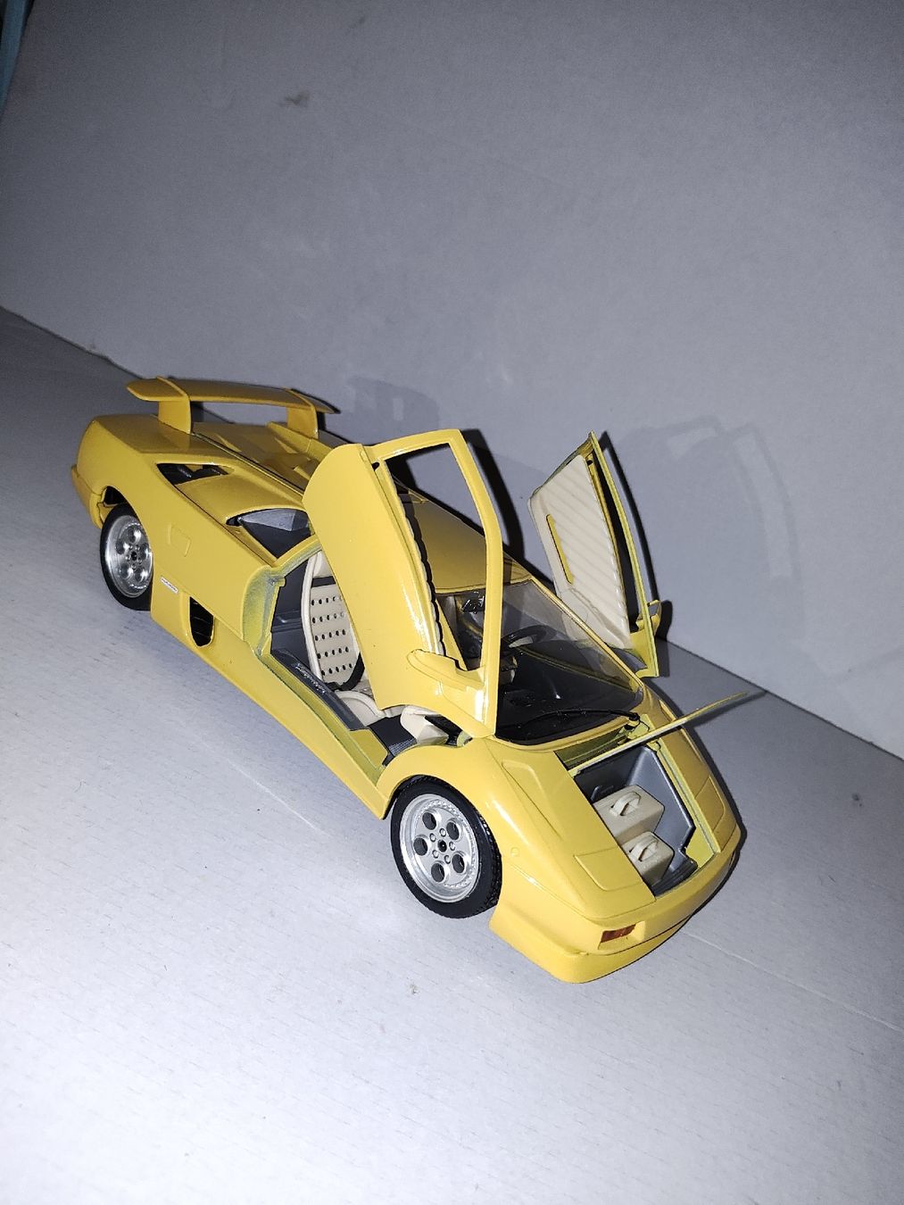 Bburago Modellautos: Lamborghini Diablo Gelb, Burago 1/18 – Gebraucht aus Boniswil von 1988liringreen 2
