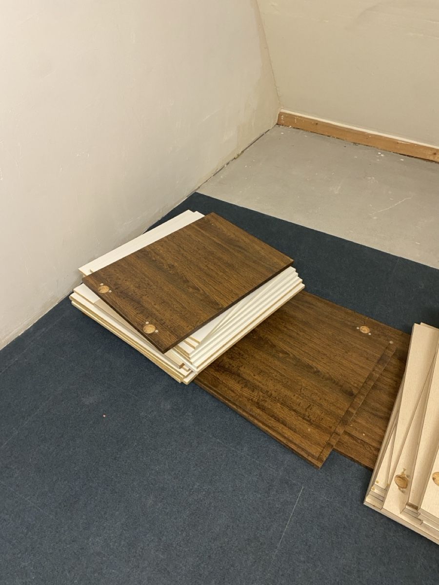 Articoli in legno: Diverse Holzbretter aus alter Küche – Usato da Zürich venduto da flu_vq7d 2