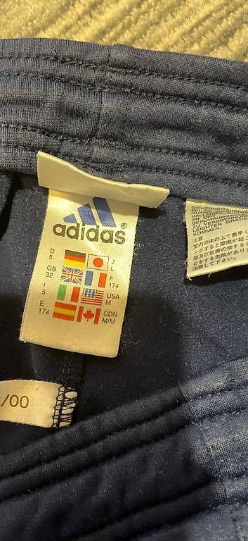 Pantalons: Adidas Vintage Trainerhose – D'occasion à Bern par tan_xdn8 4